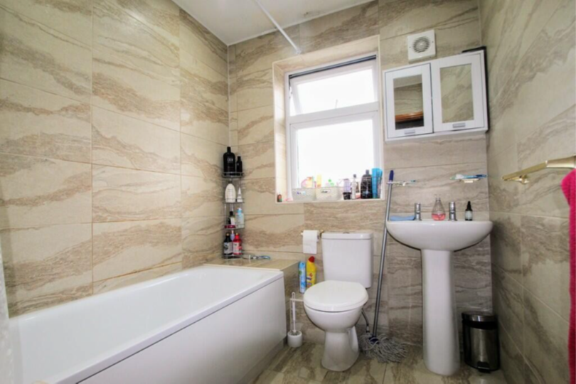 Property photo 3 of 11