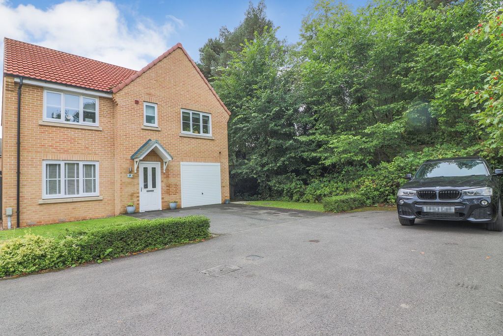 Property photo 1 of 34