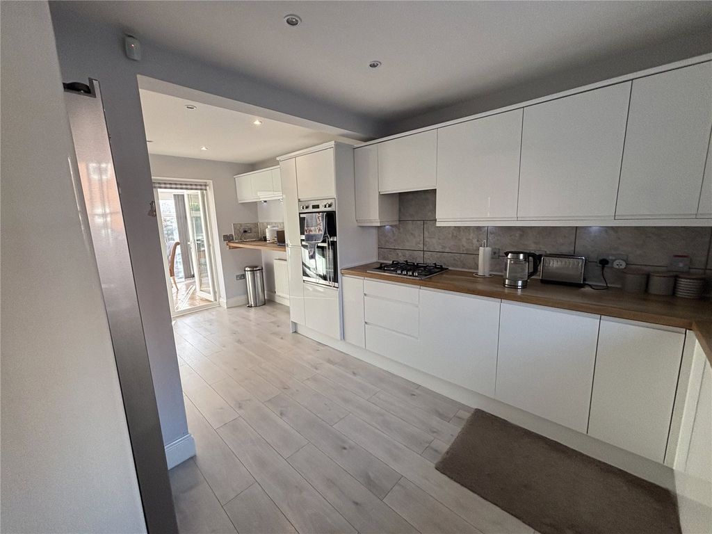 Property photo 3 of 19 Picture No. 28