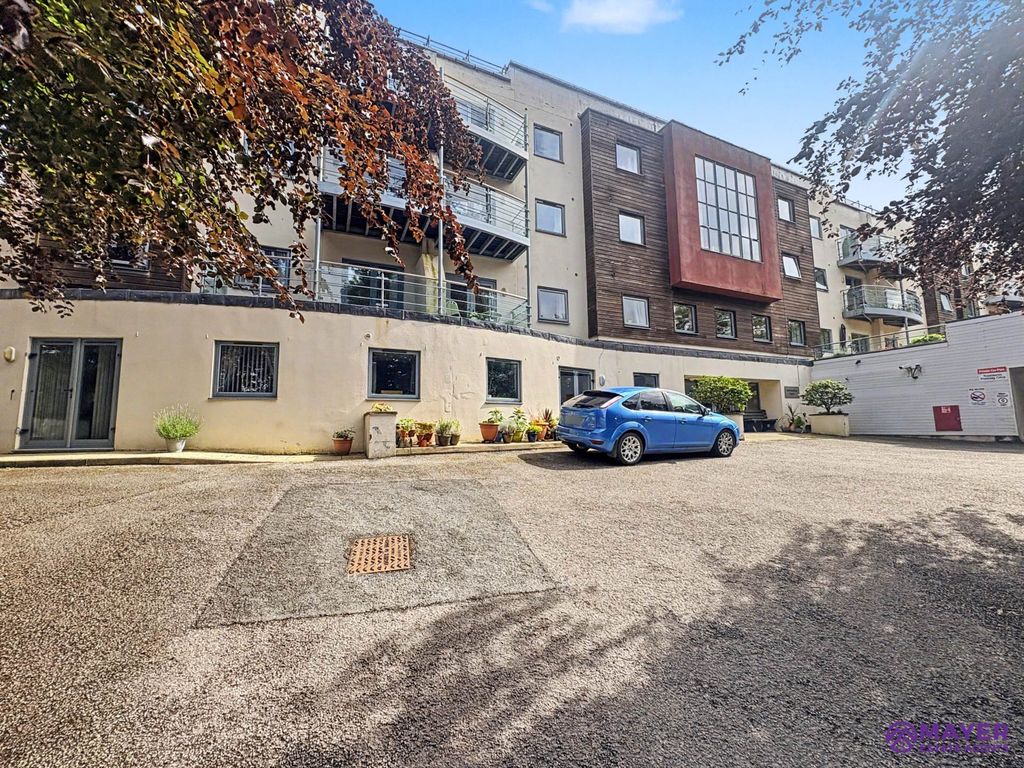 Property photo 1 of 21