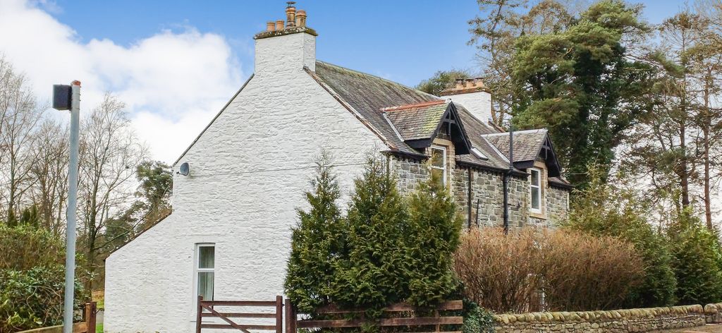 Property photo 2 of 24