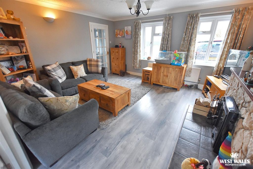 Property photo 2 of 18 13 (24).Jpg