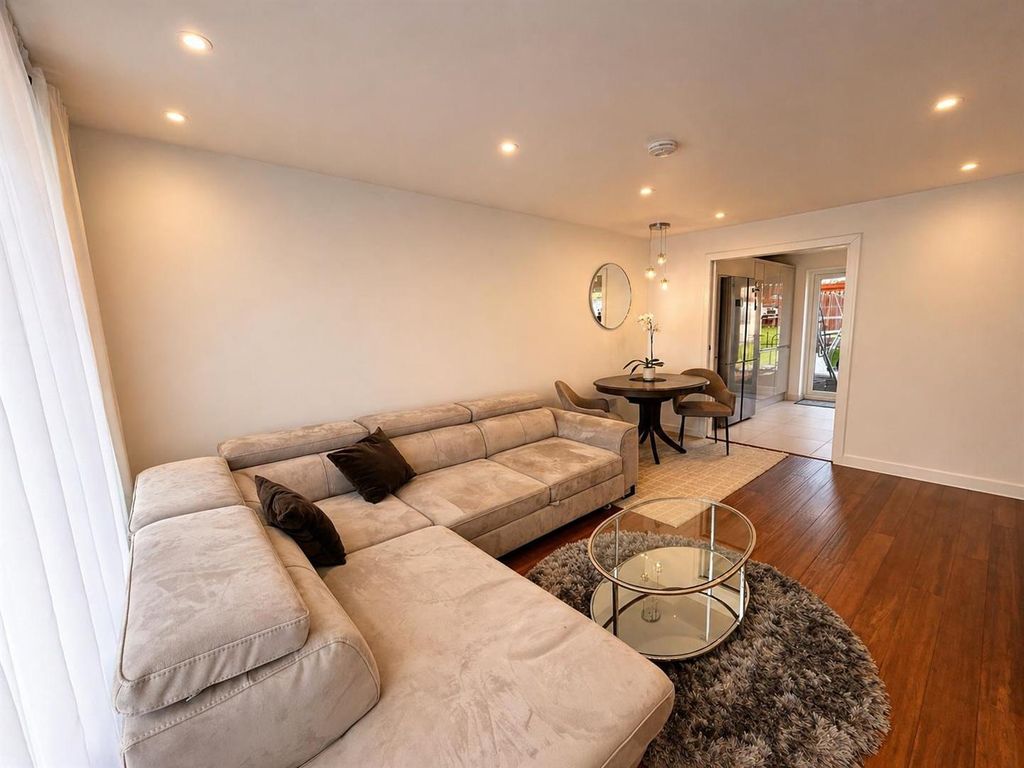 Property photo 2 of 18 Living Room.Jpg