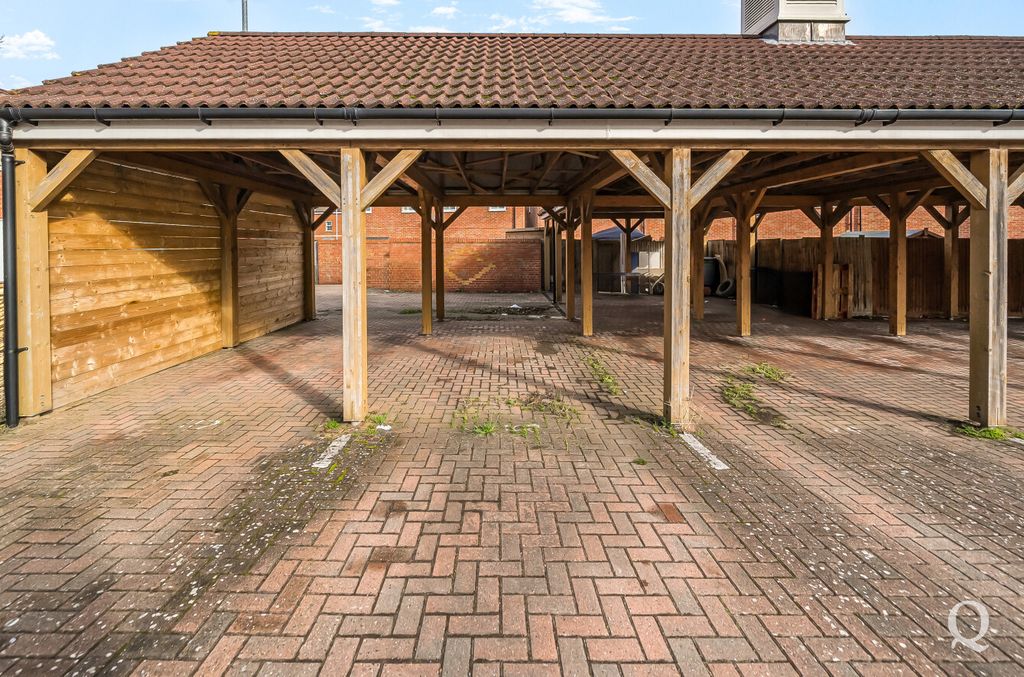 Property photo 2 of 19 132ba710-B0d9-49d...