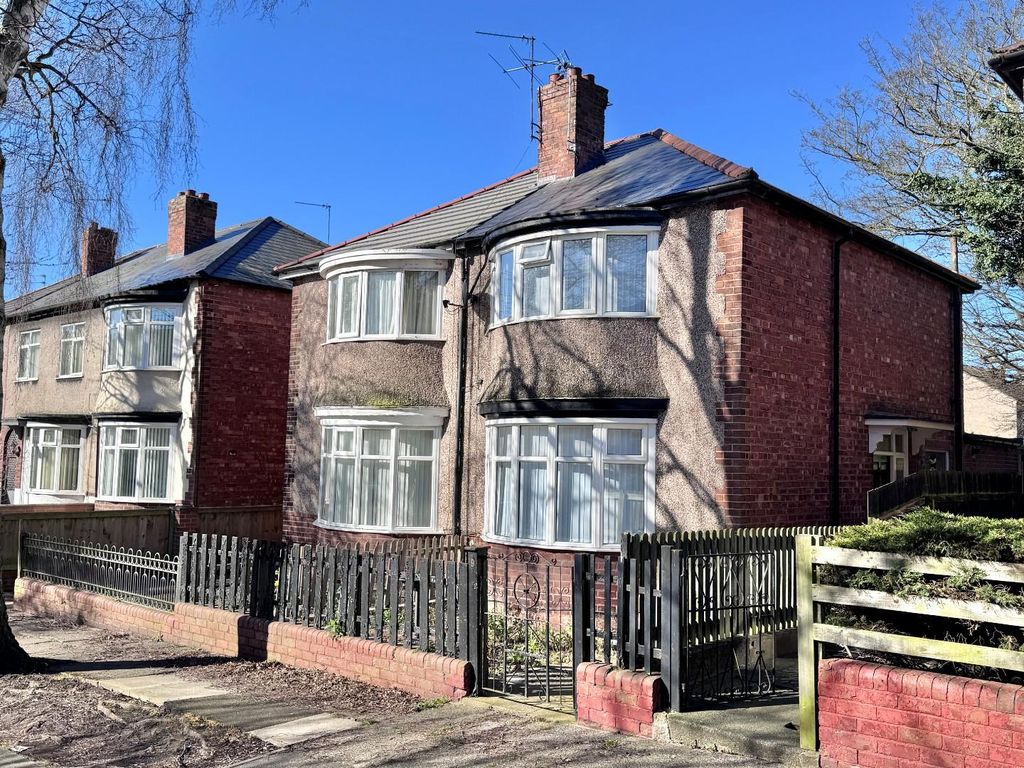 Property photo 1 of 8 Front