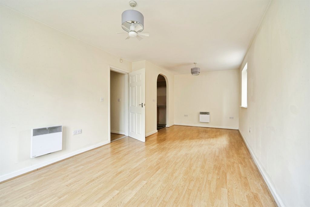 Property photo 3 of 16