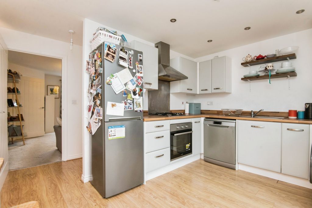 Property photo 3 of 14