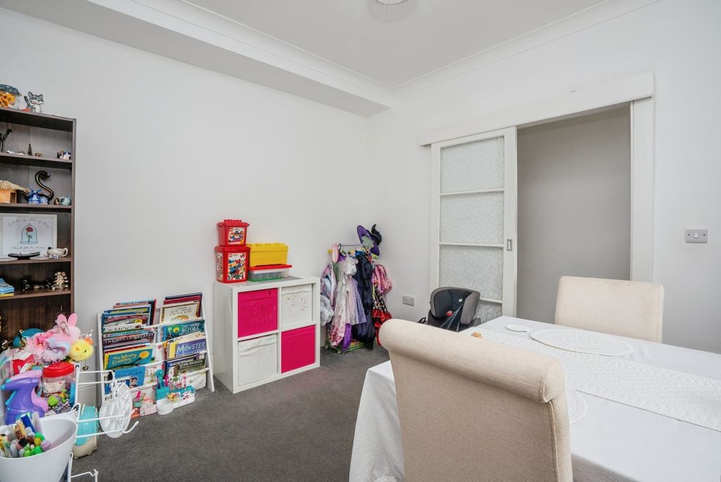 Property photo 3 of 16 Pbox-Img.Jpg