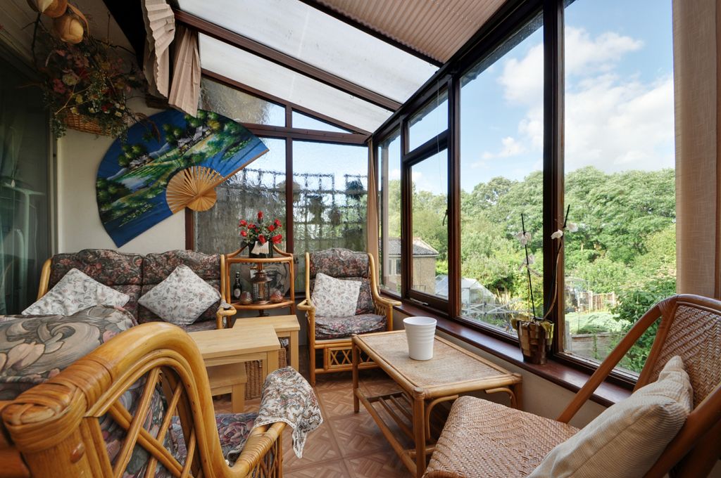 Property photo 3 of 17 Photo 12