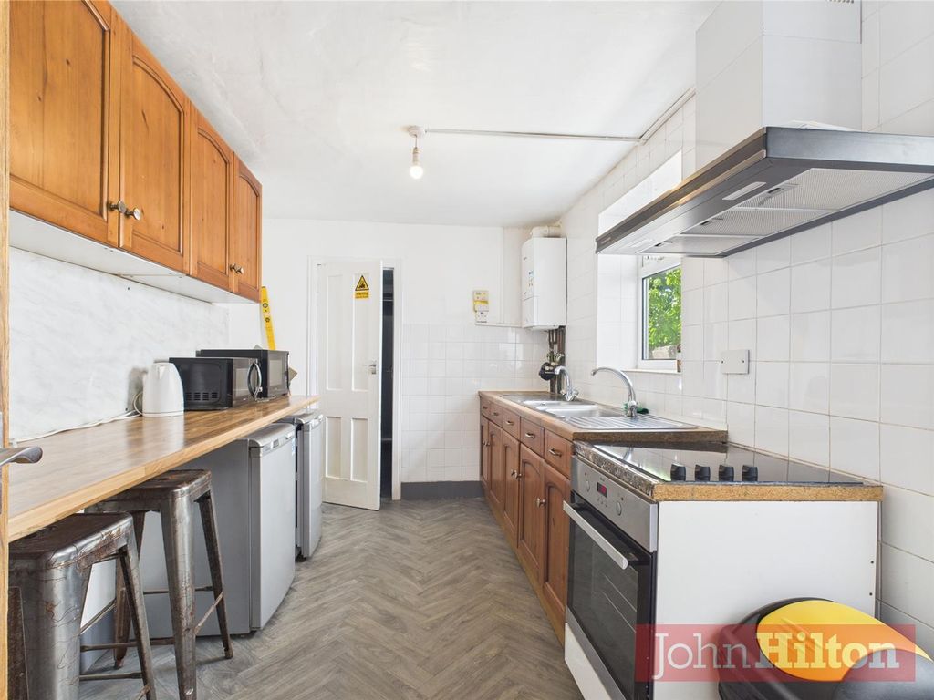 Property photo 3 of 16 Cam02534G0-Pr0518-Still012.Jpg