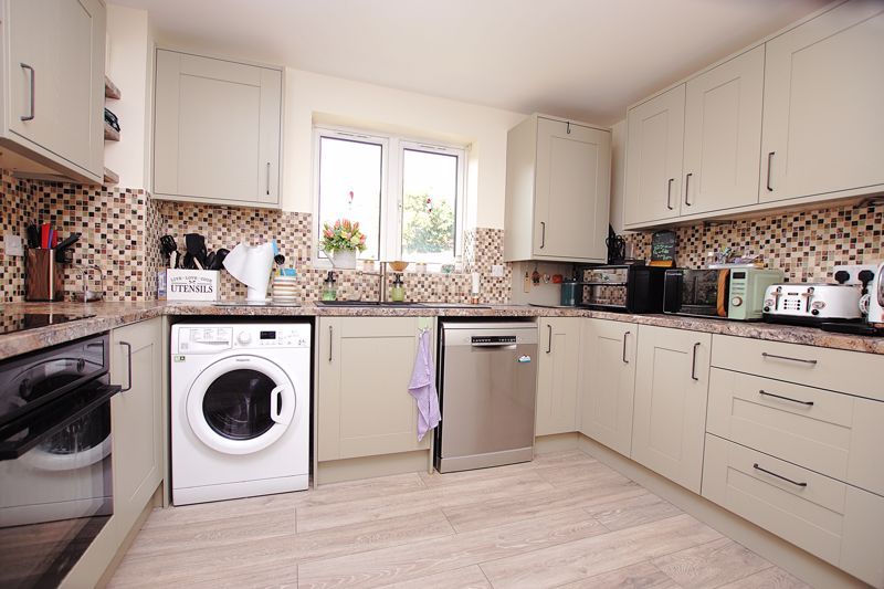 Property photo 2 of 17 Kitchen