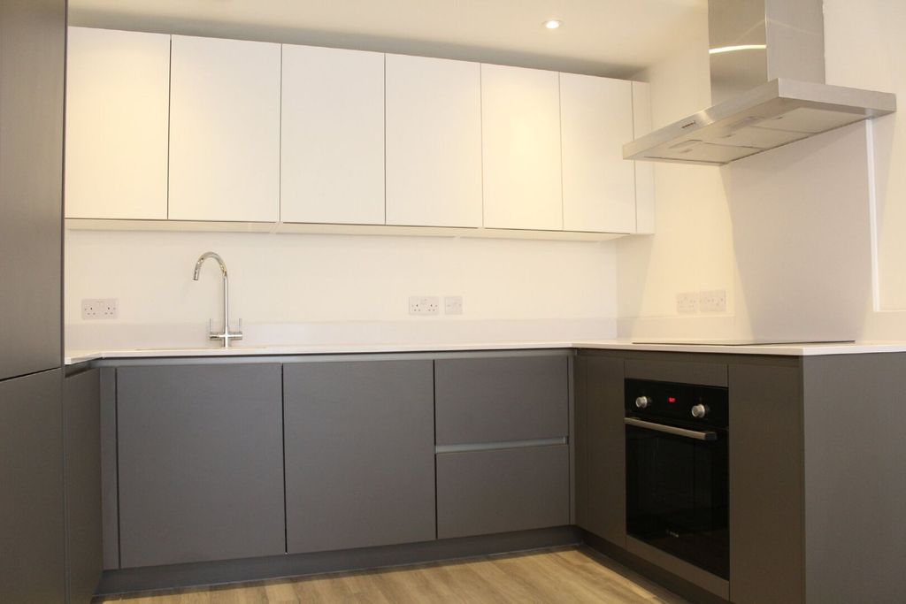 Property photo 3 of 13 Img_32076_9_Original.Jpg