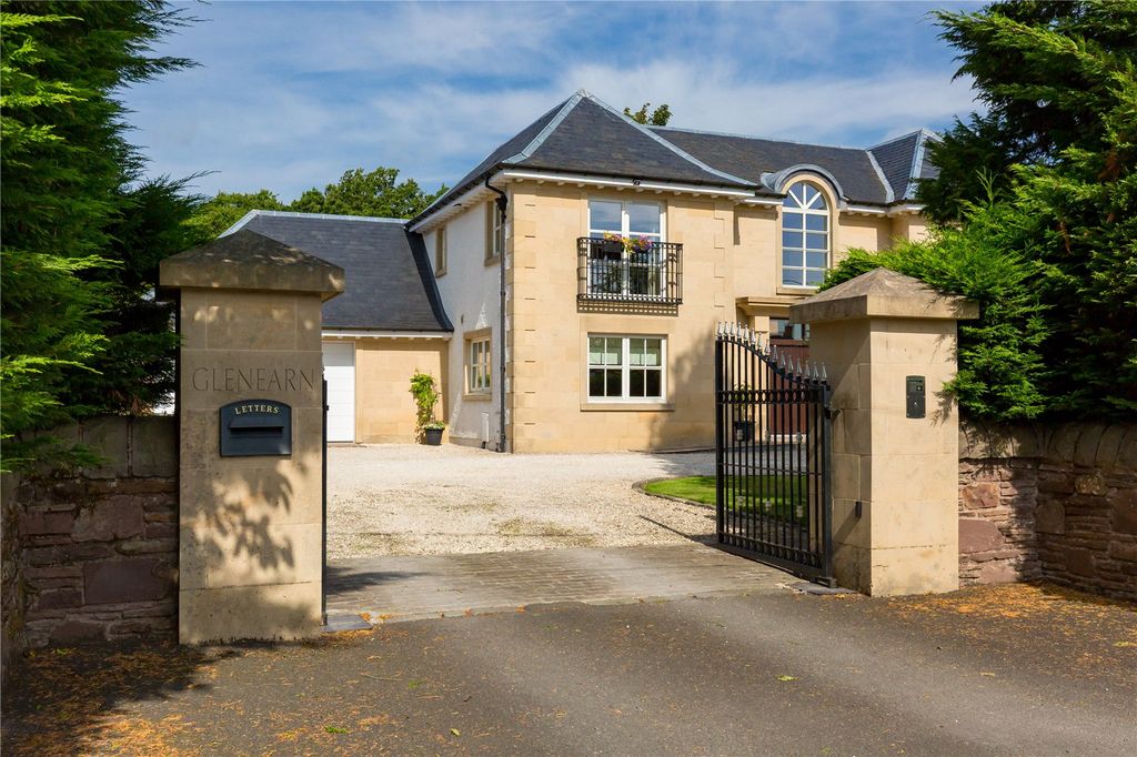 Property photo 3 of 24 Front Gates