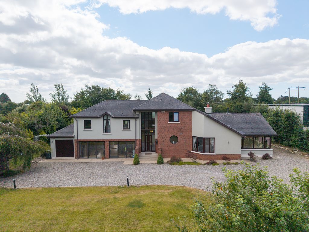 Property photo 3 of 84