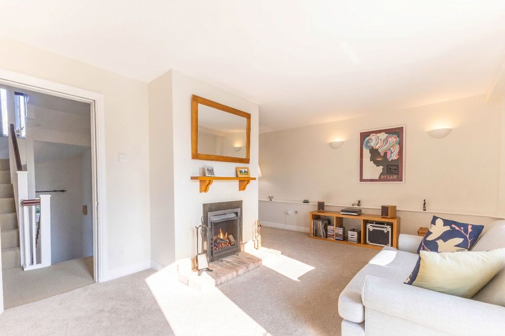 Property photo 2 of 29