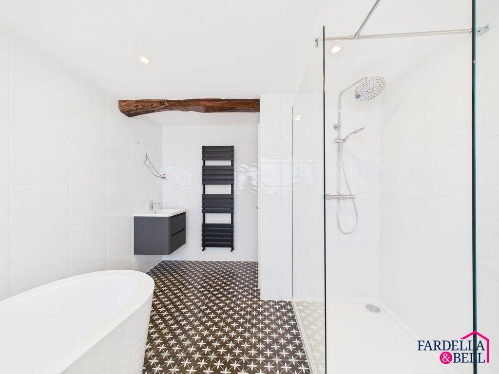 Property photo 3 of 26