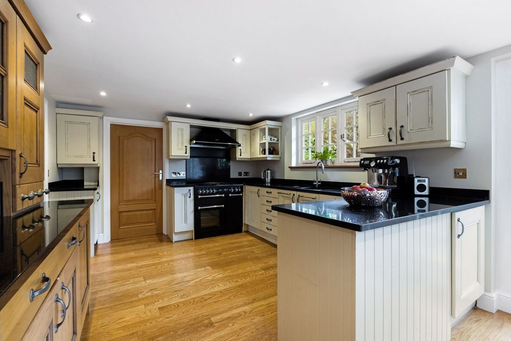 Property photo 3 of 22