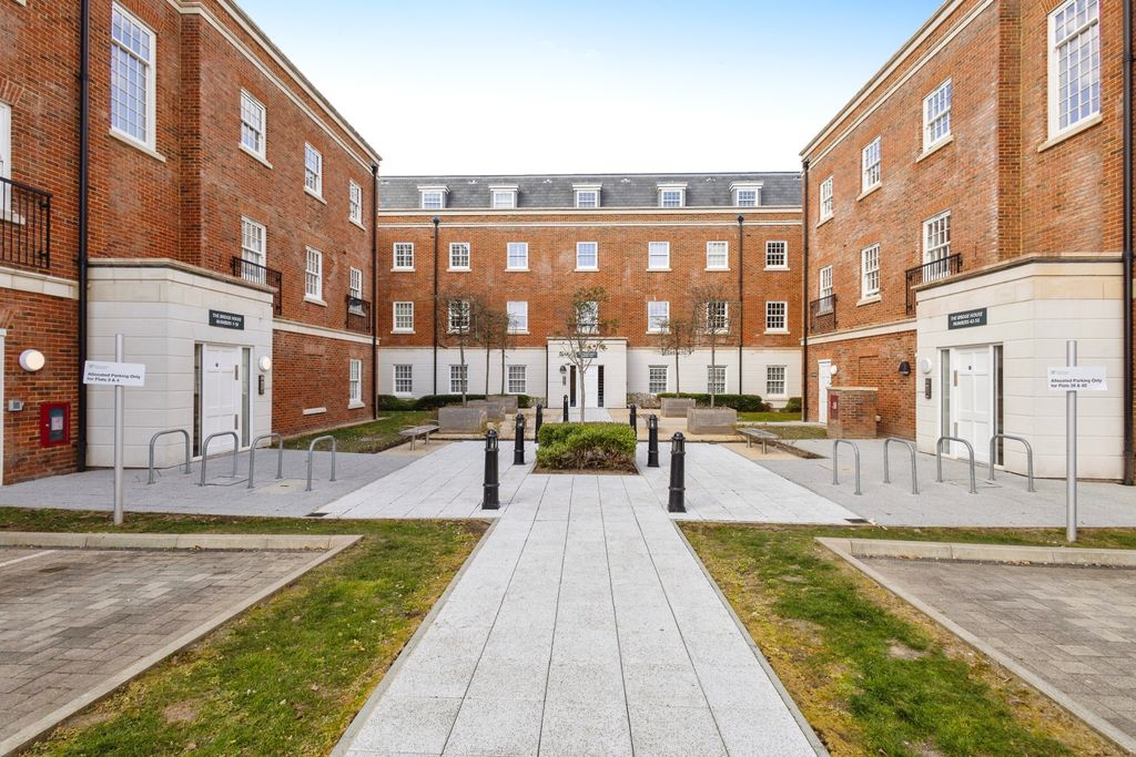 Property photo 2 of 15 Front View