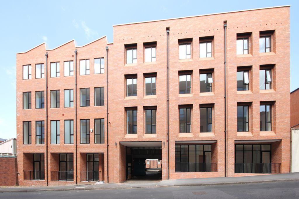 Property photo 1 of 12