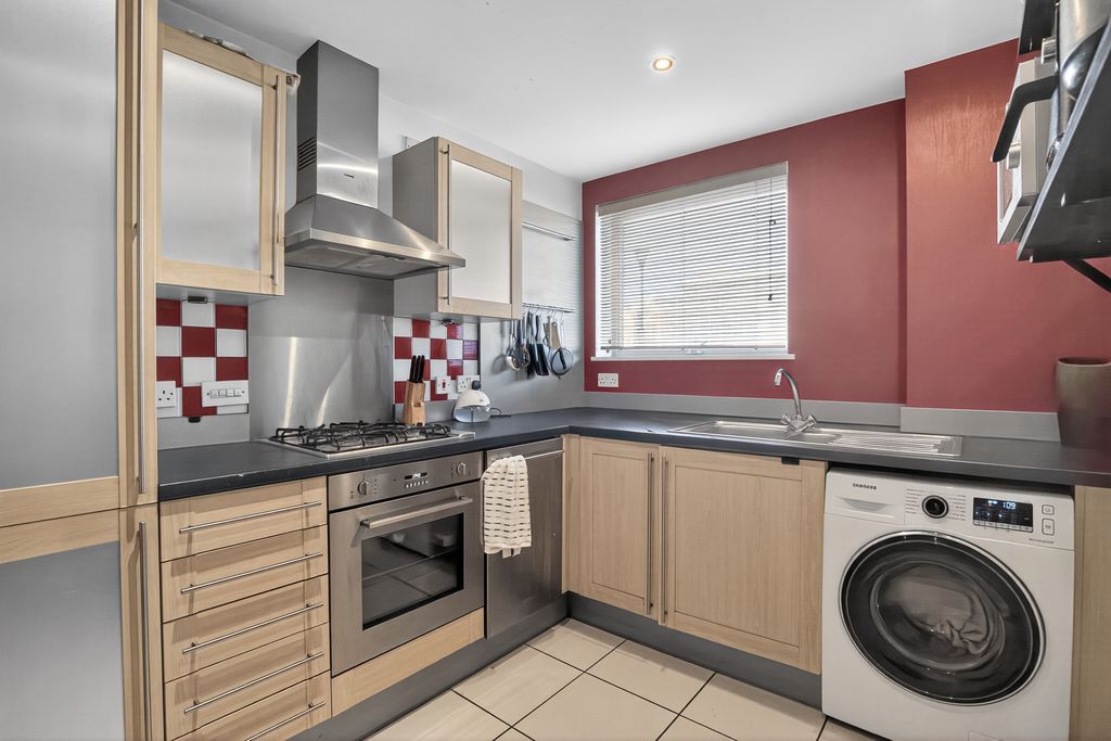 Property photo 3 of 20