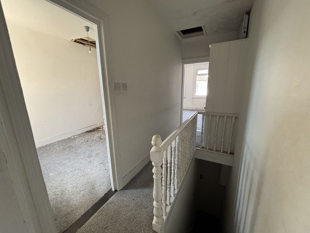 Property photo 3 of 6 Photo 2