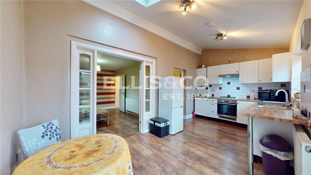 Property photo 3 of 18 Picture No. 19