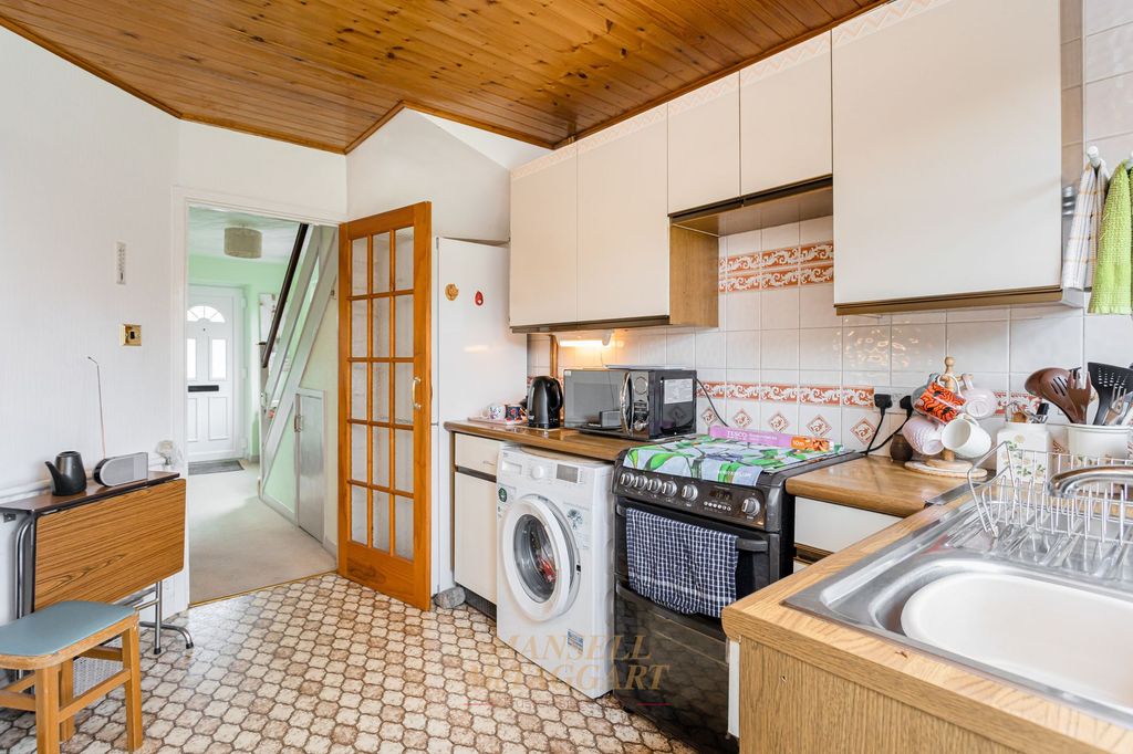 Property photo 3 of 20