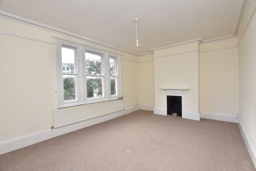 Property photo 3 of 10 Living Room