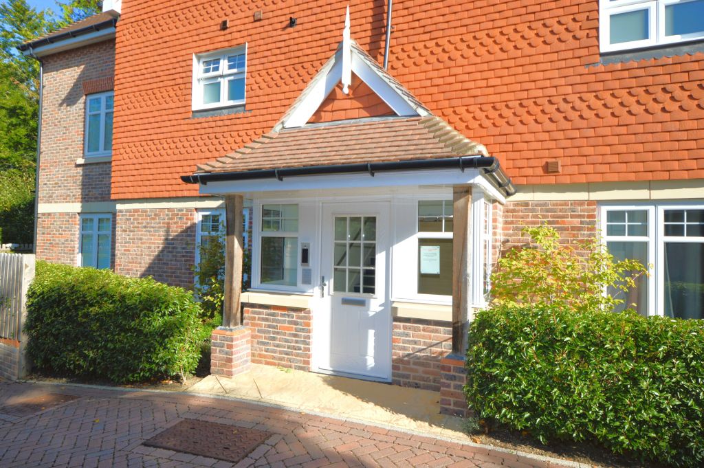 Property photo 3 of 16 Entrance