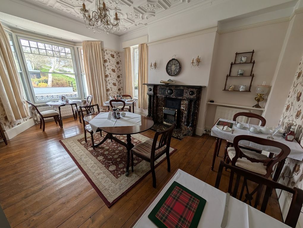 Property photo 2 of 9