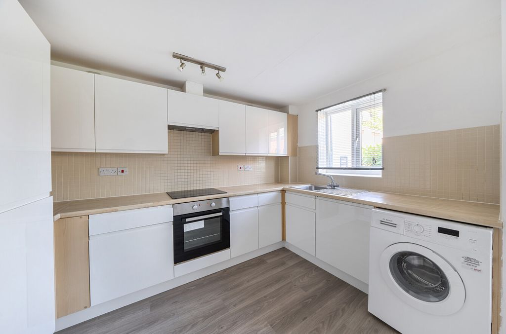 Property photo 2 of 11 1483197-9-6A3B97B...