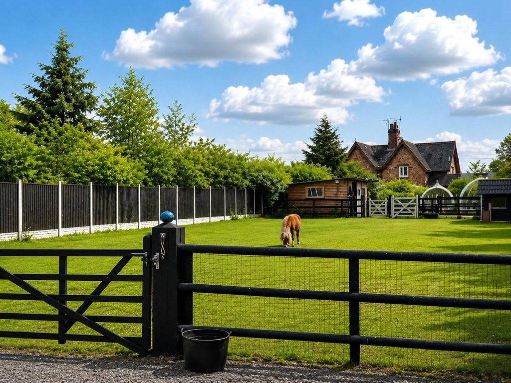 Property photo 1 of 41 Paddock