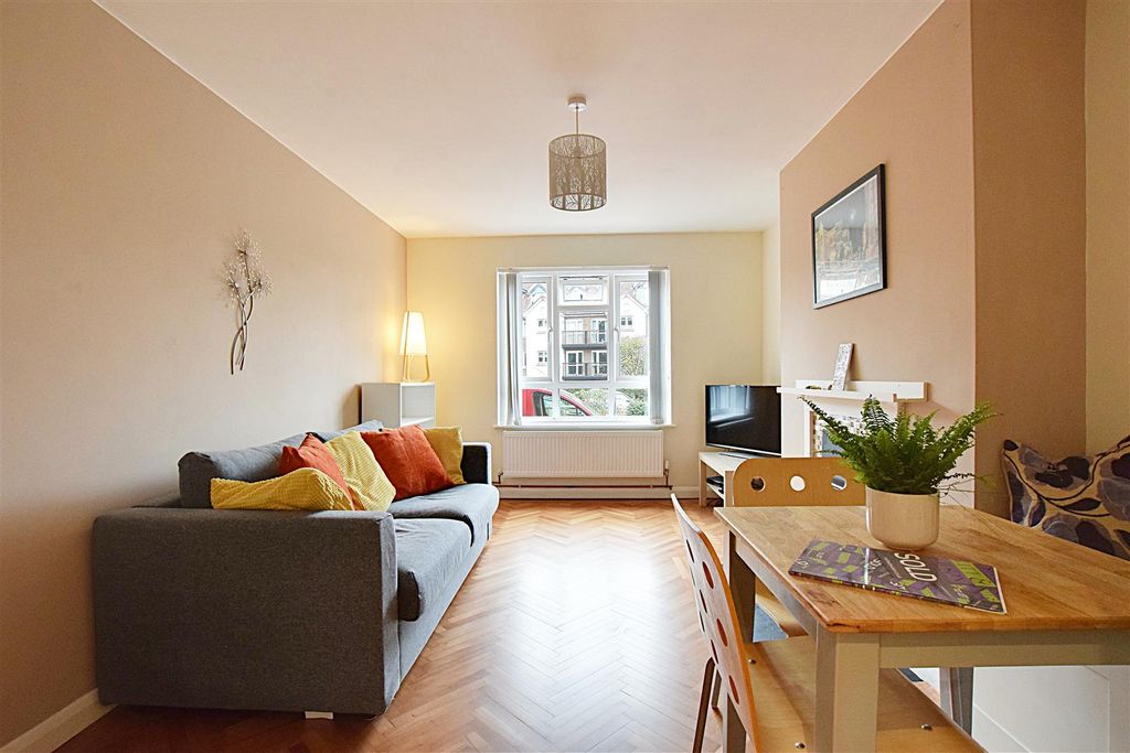 Property photo 2 of 12