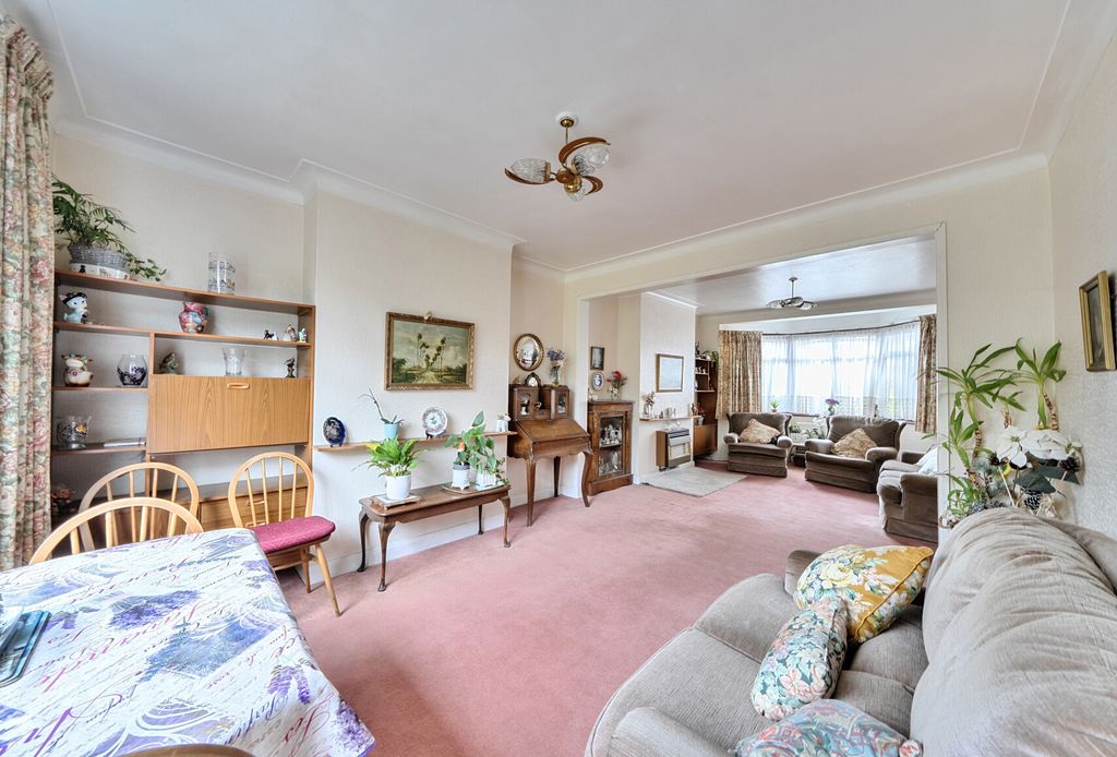 Property photo 2 of 15 Lounge/Diner