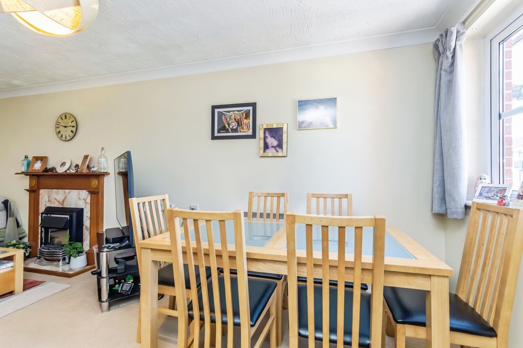 Property photo 3 of 17 Photo