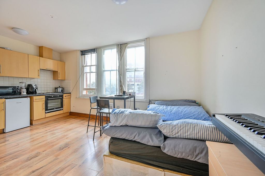 Property photo 2 of 5