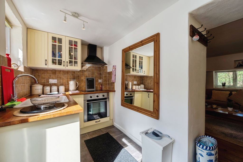 Property photo 3 of 14 Pbox-Img.Jpg