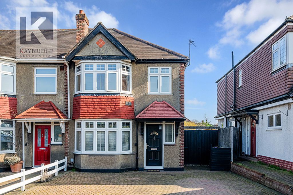 Property photo 1 of 16 Ewell By Pass Kt17 2Py