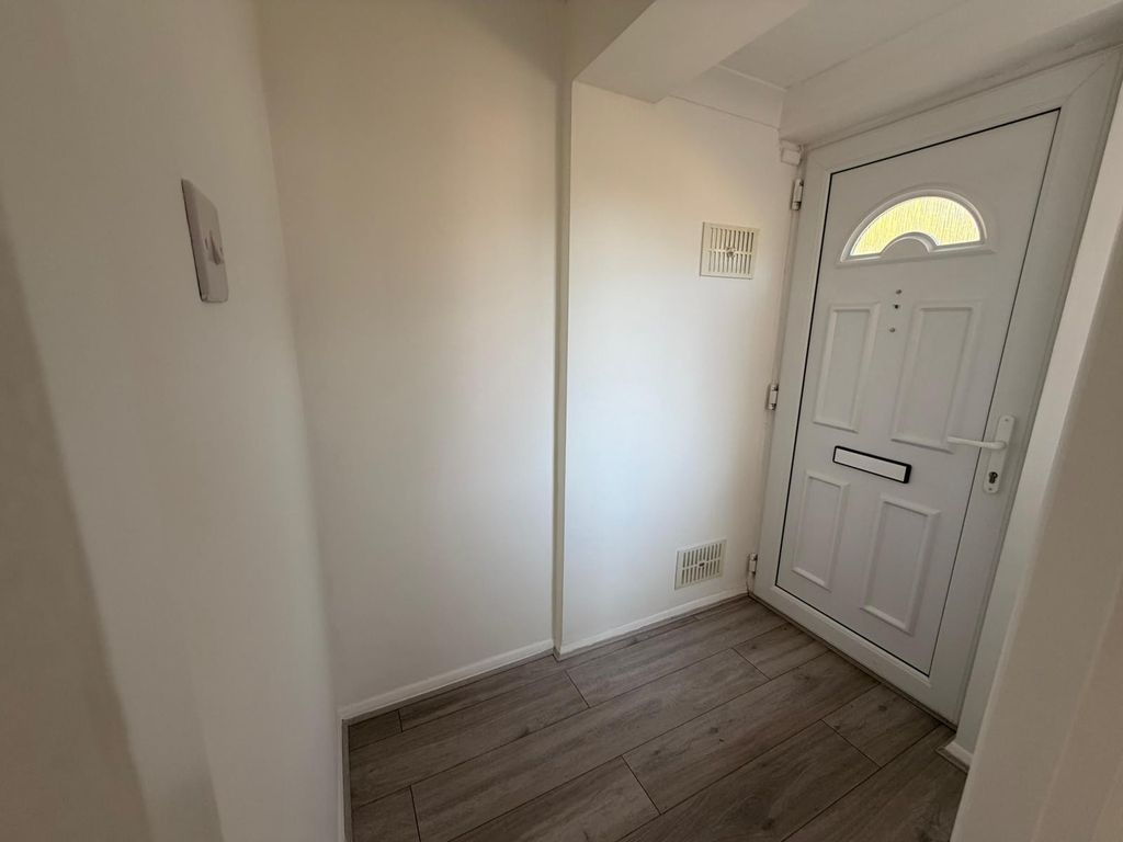 Property photo 2 of 23 Hallway