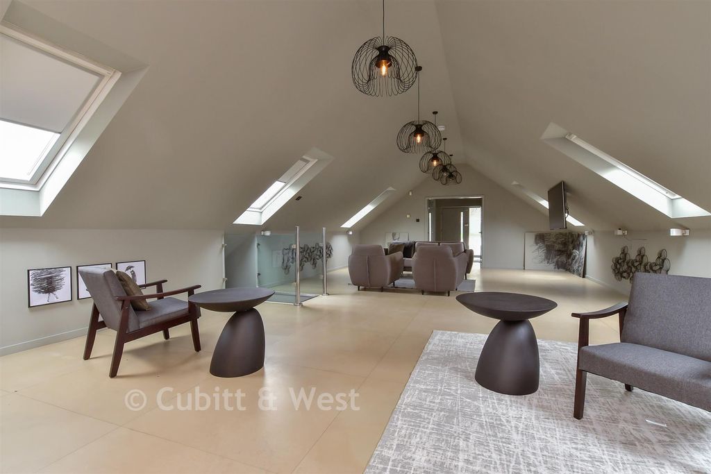 Property photo 1 of 23 Lounge/ Diner