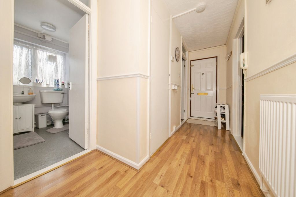 Property photo 2 of 10 Pbox-Img.Jpg