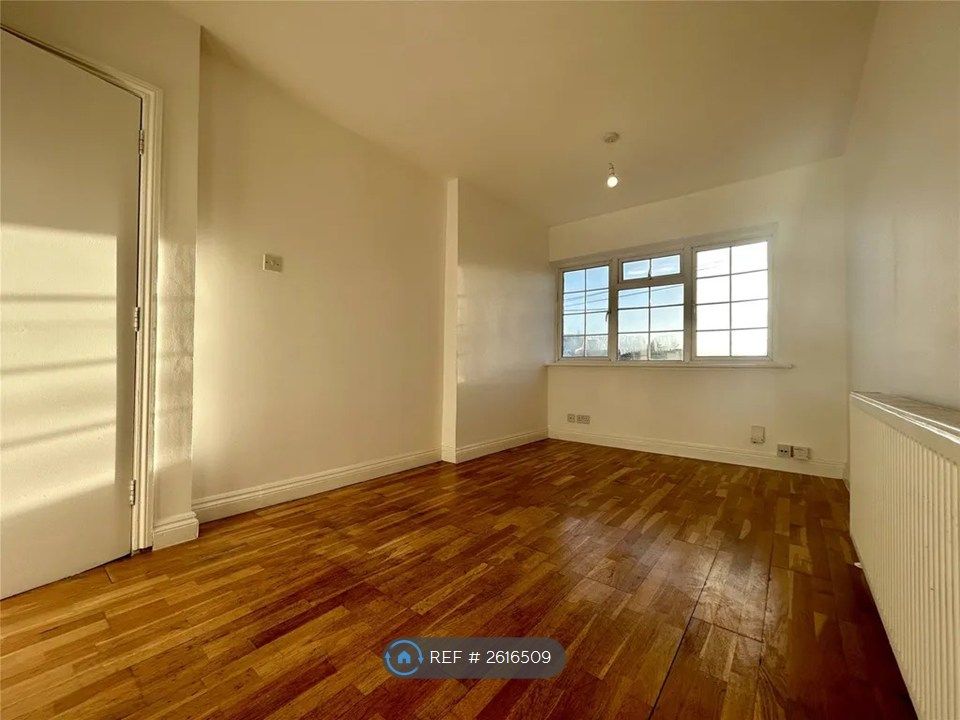Property photo 3 of 3
