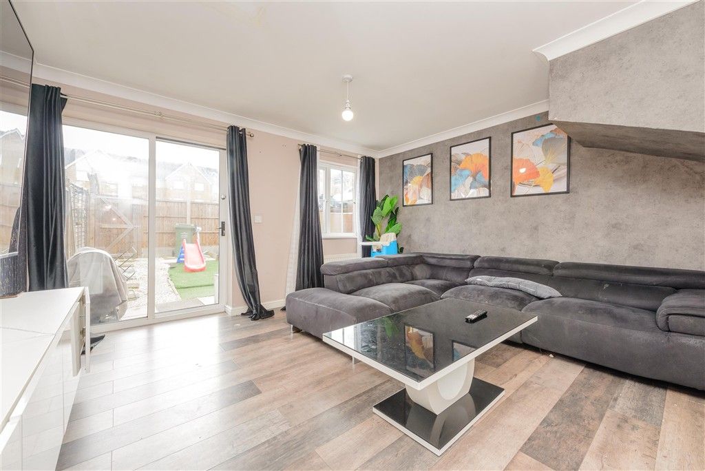 Property photo 1 of 7 Lounge