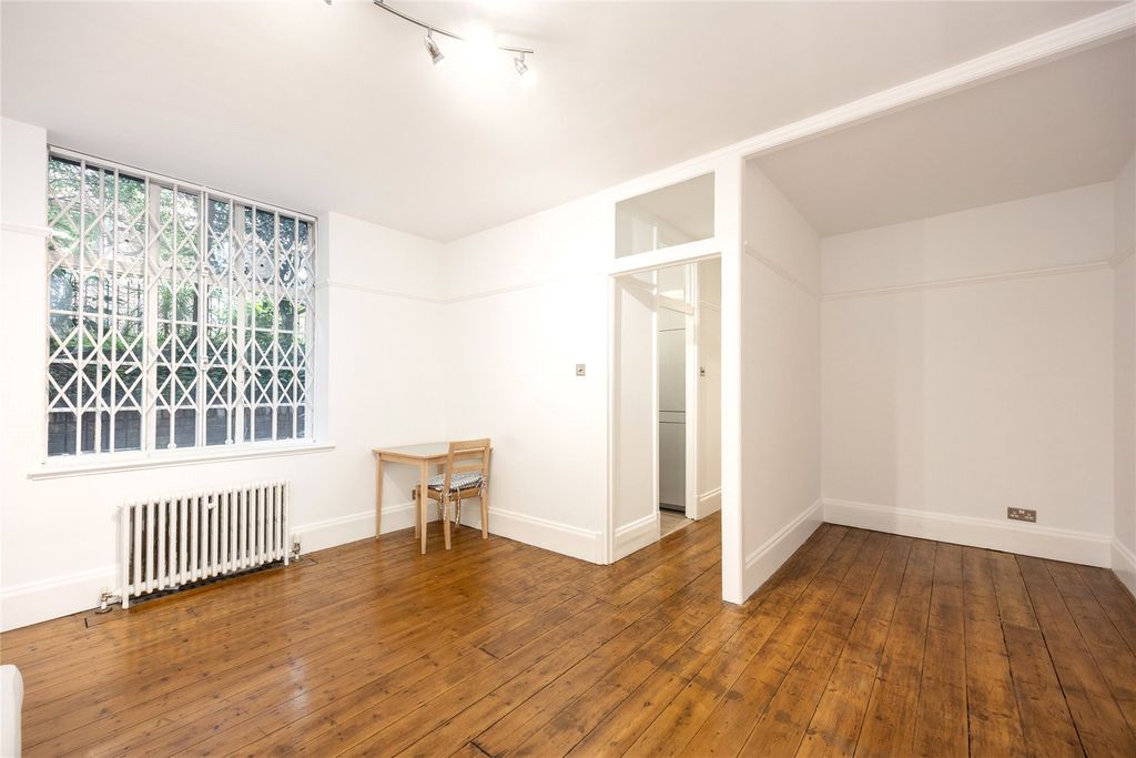Property photo 3 of 9 Reception/Studio