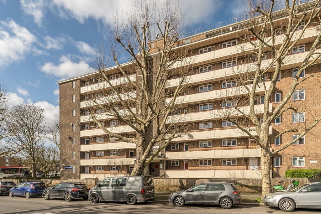 Property photo 1 of 8