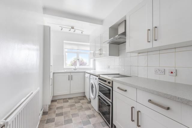 Property photo 2 of 10 Kitchen