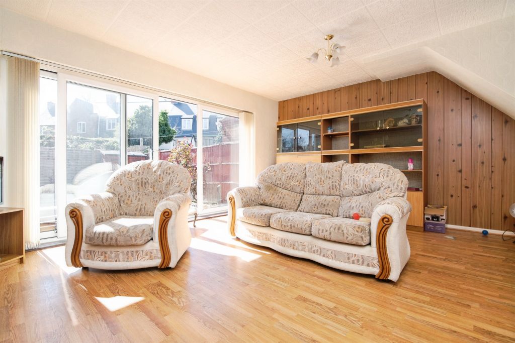 Property photo 2 of 31