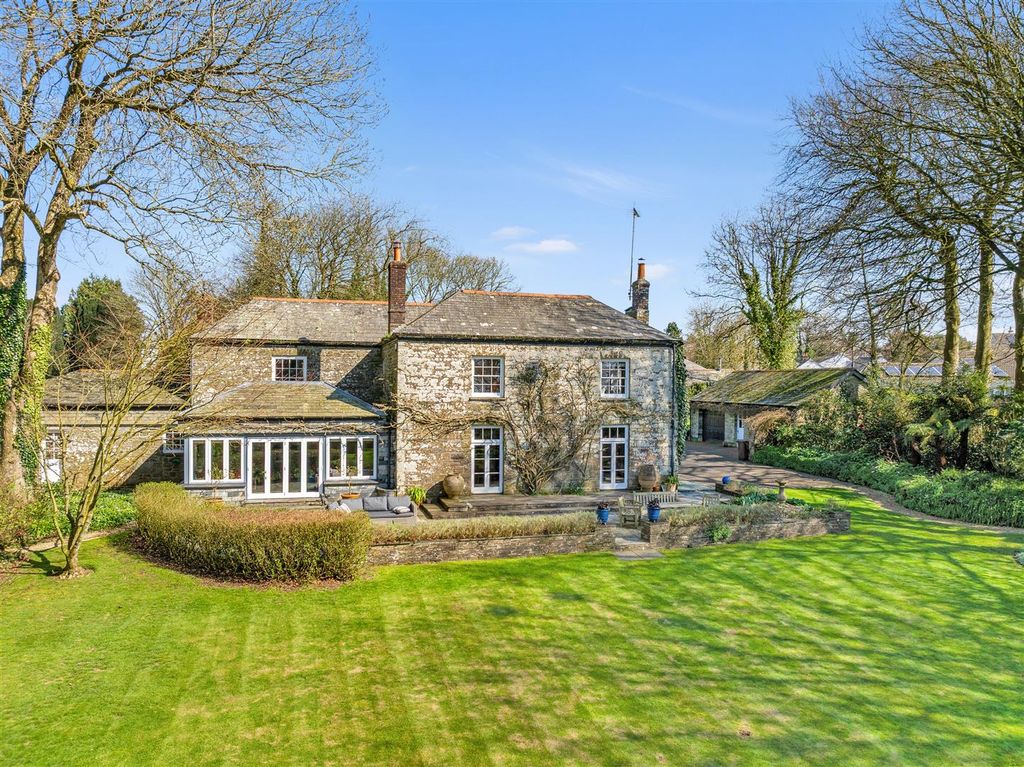 Property photo 3 of 32