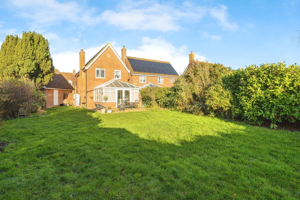 Property photo 2 of 18