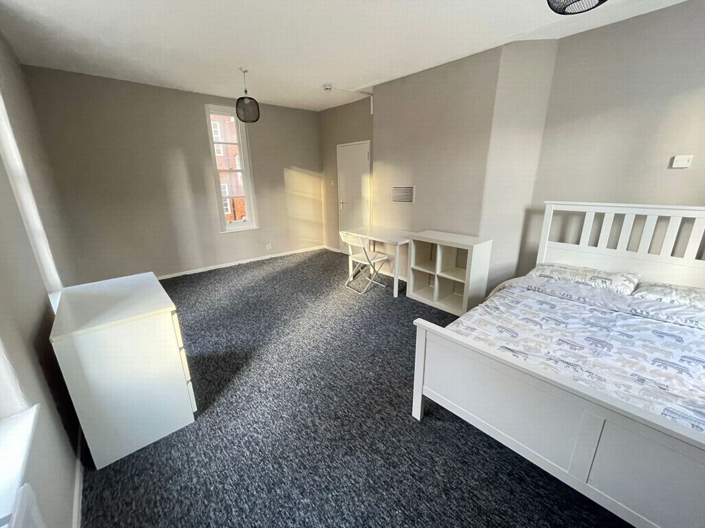 Property photo 1 of 7 Photo 2